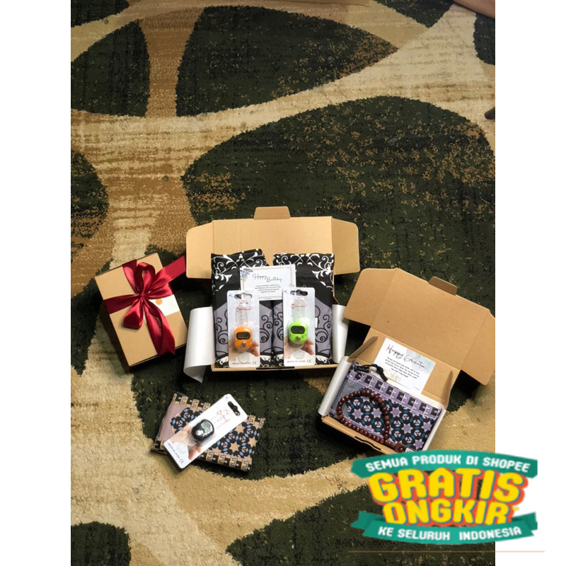 Hampers Sajadah Travel Hampers Lebaran | Kado Pernikahan | Kado Wisuda | Kado Ulangtahun | Hampers W