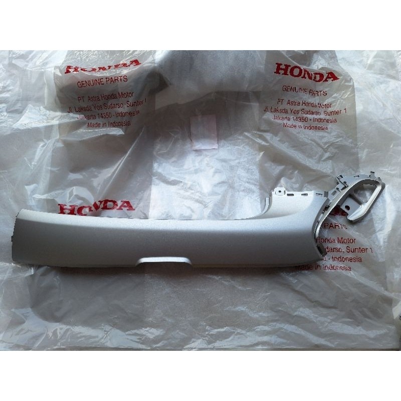 cover under L side underside scoopy new 2023,2024 silver dof k2f original