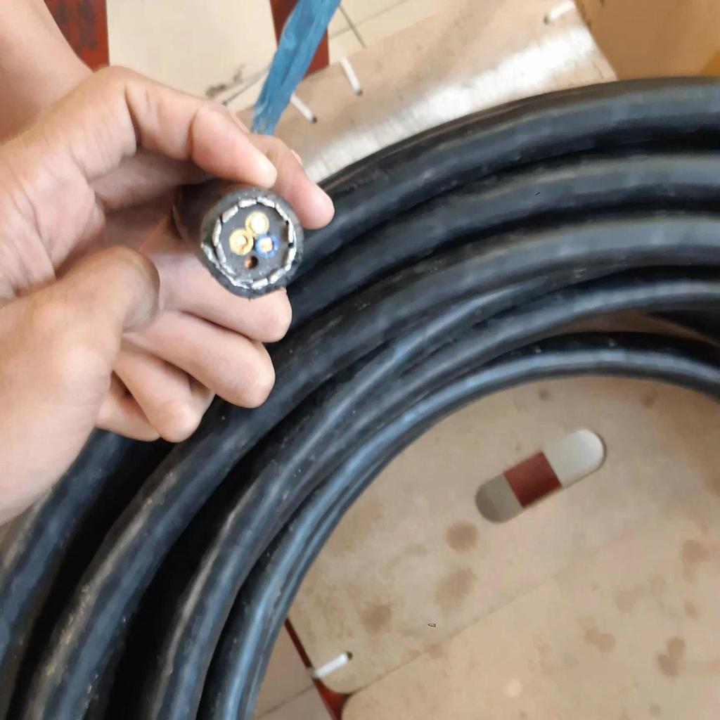 Kabel NYFGBY 4x10mm Extrana