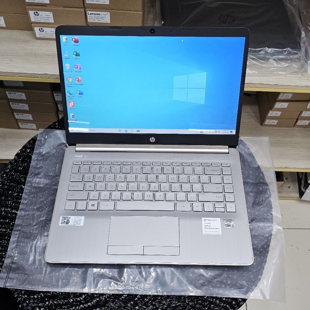 Laptop HP 14s intel Core i3-10110U RAM 4GB SSD 256GB Second premium terbaik