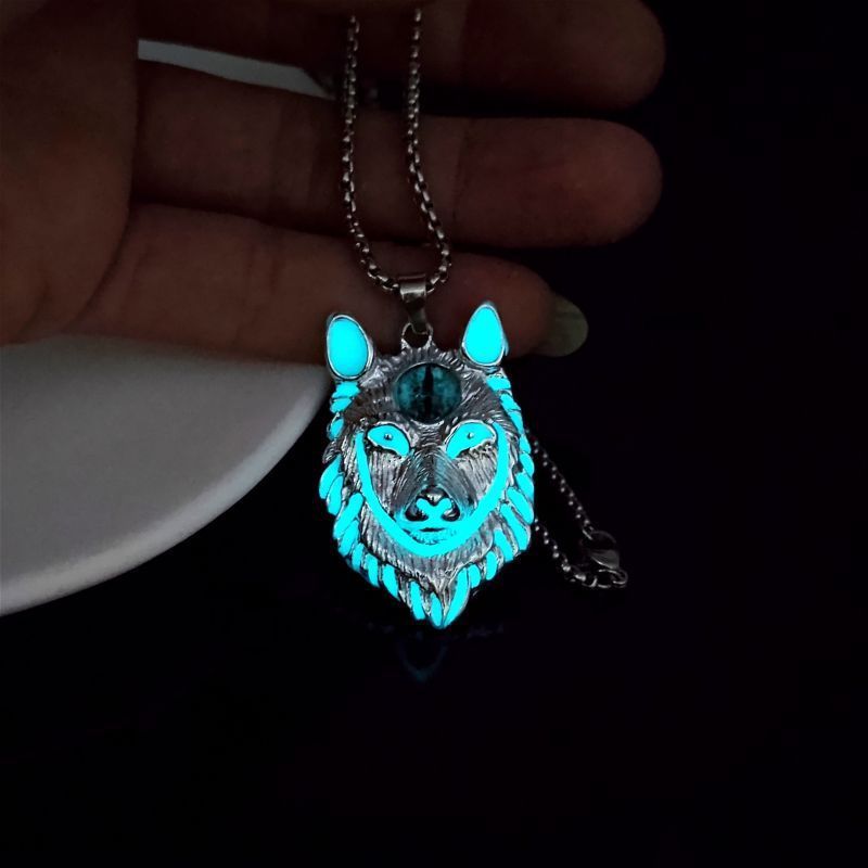 2023 Punk Wolf Totem Luminous Wolf Head Pendant, Kalung Cahaya Hewan Pria Viking