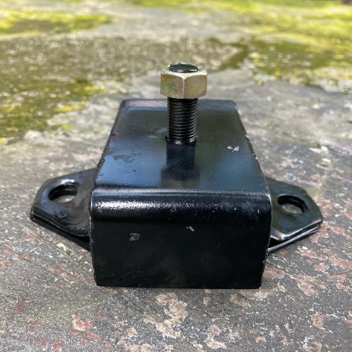Insulator Engine Mounting Front Pangkon Dudukan Mesin Depan Toyopet RT40 Toyota Corona RT81 Hiace Be