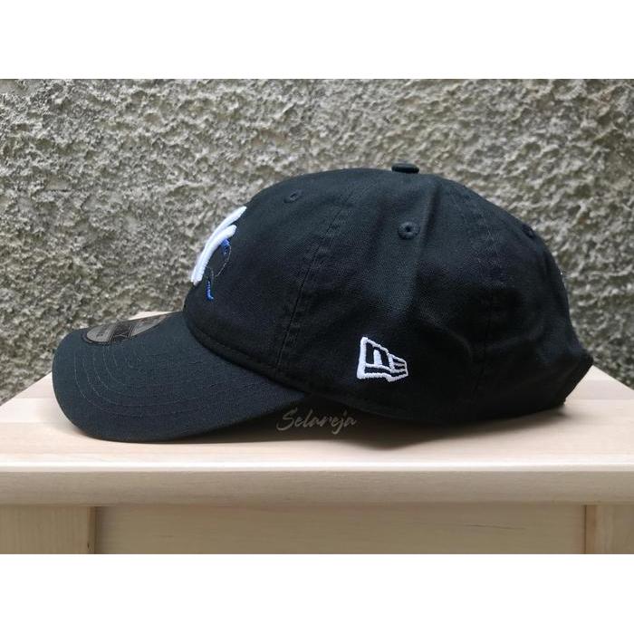Topi BTS Black Swan x New Era 9Forty Unstructured New York Yankees Black