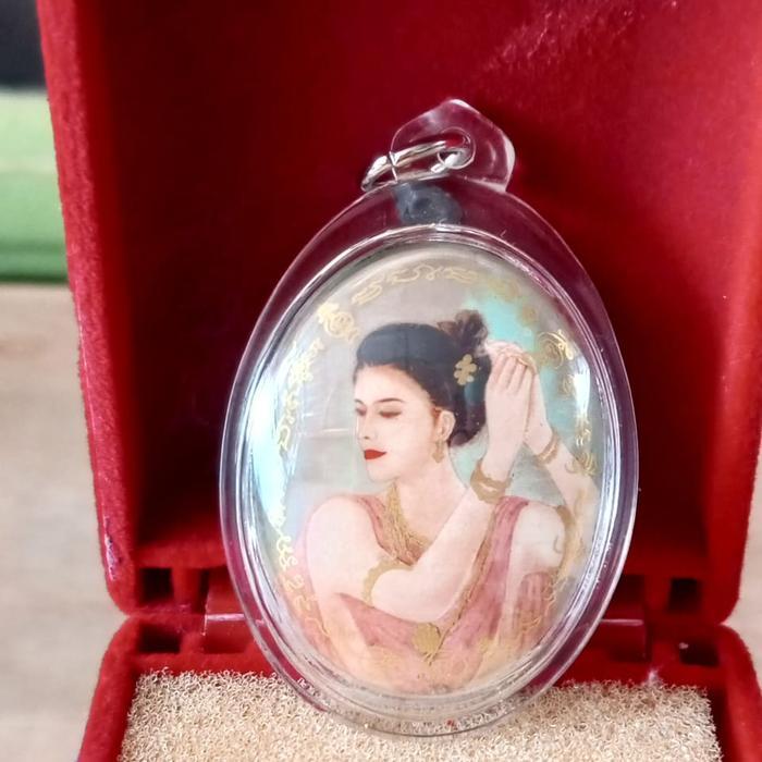 MAE KAM MON MILLIONAIRE ATTRACT LOVE