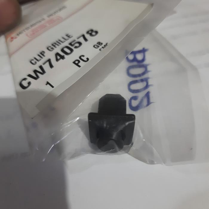 klip clip grill depan mitsubishi kuda gen2 gen3 quality