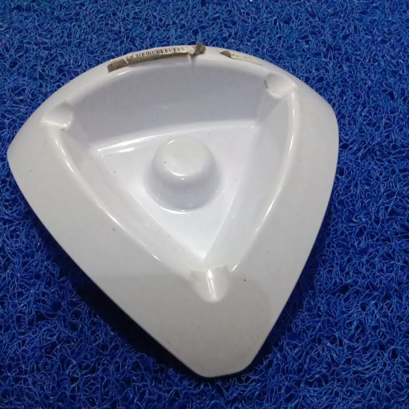 asbak melamin hoover segitiga