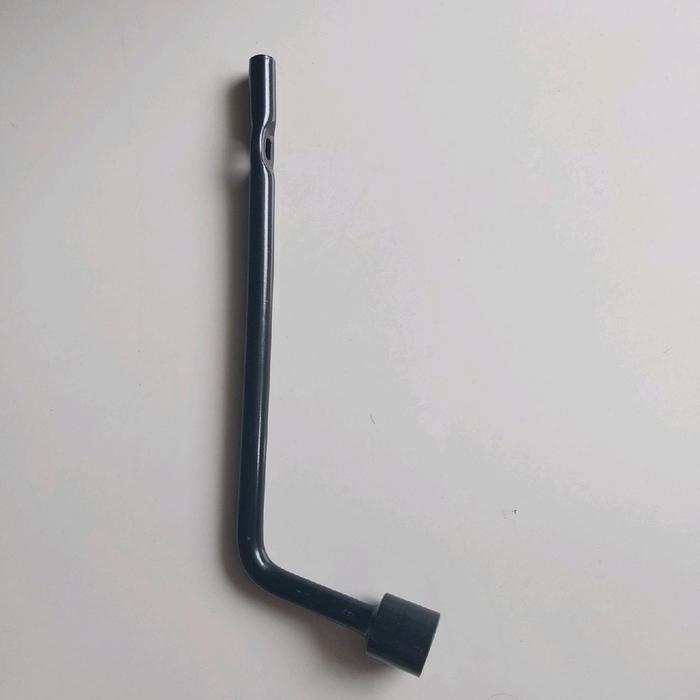 Kunci Roda Mobil 21mm & Putaran Dongkrak Mobil Avanza / Xenia / Grand Livina Original - Kunci Roda 2