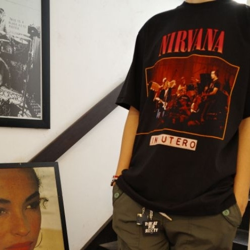 Kaos band tshirt Bootleg Vintage style Nirvana Kurt Cobain MTV 1993 Tour Tshirt oleh Deadlystock