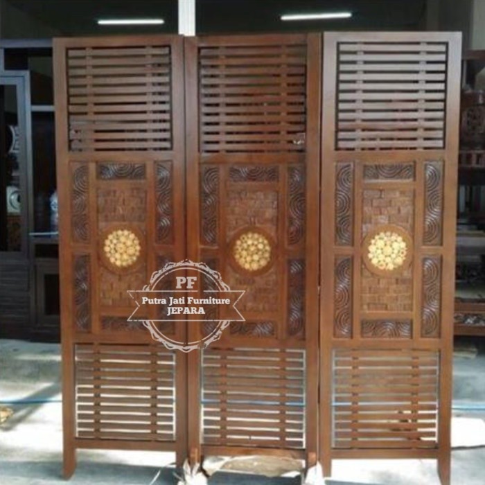 Bisa COD Pembatas Ruangan Sketsel Jati Ukir Lipat 3 Pintu - Furniture Jepara TM A
