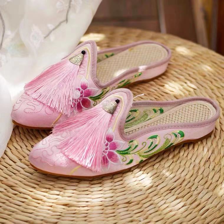 Sepatu kain sandal berumbai wanita gaya etnik bordir sandal Hanfu wanita