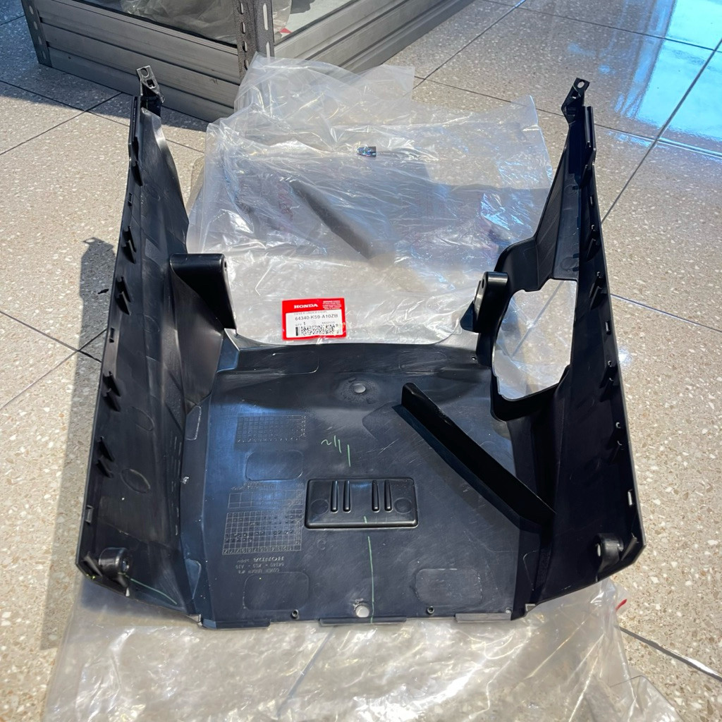 COVER UNDER DEK KOLONG BAWAH LANTAI PIJAKAN KAKI VARIO 125 150 LED OLD ESP ORIGINAL AHM 64340 K59 A1