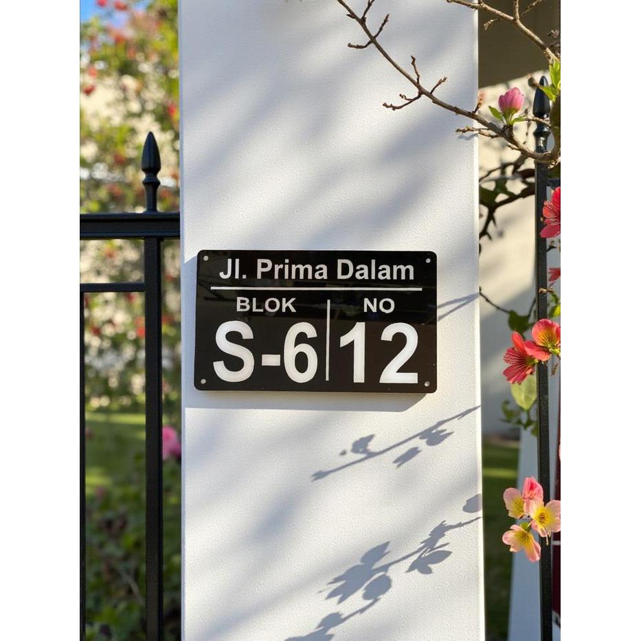 nomor rumah akrilik | papan nomor pintu kos | papan nama rumah akrilik - 25x15