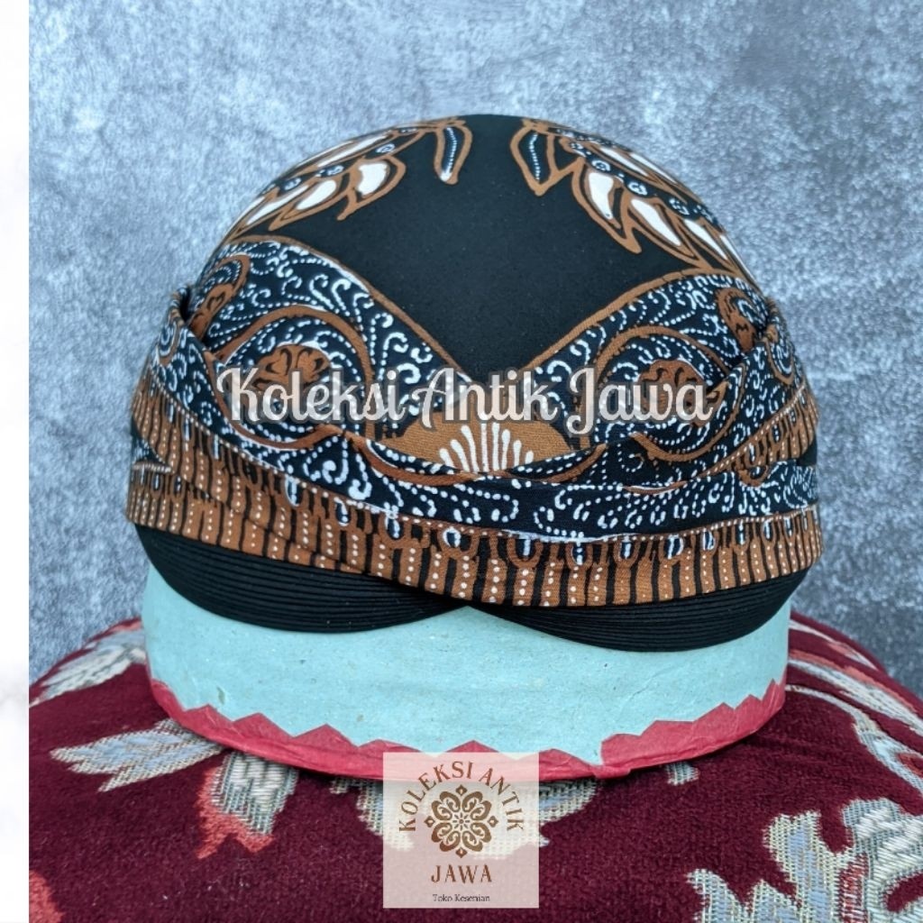 Blangkon Solo Kasatriyan Alusan Batik Tulis Motif Garuda