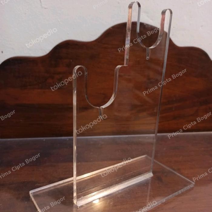 A jagrak keris tombuk akrilik
