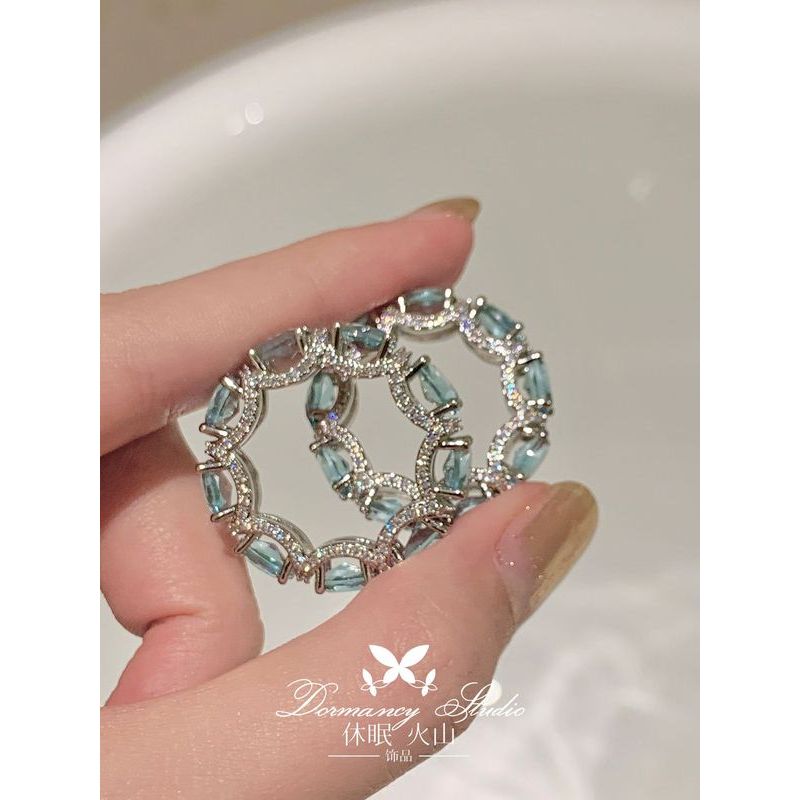 Light luxury ring, blue aquamarine garland ring