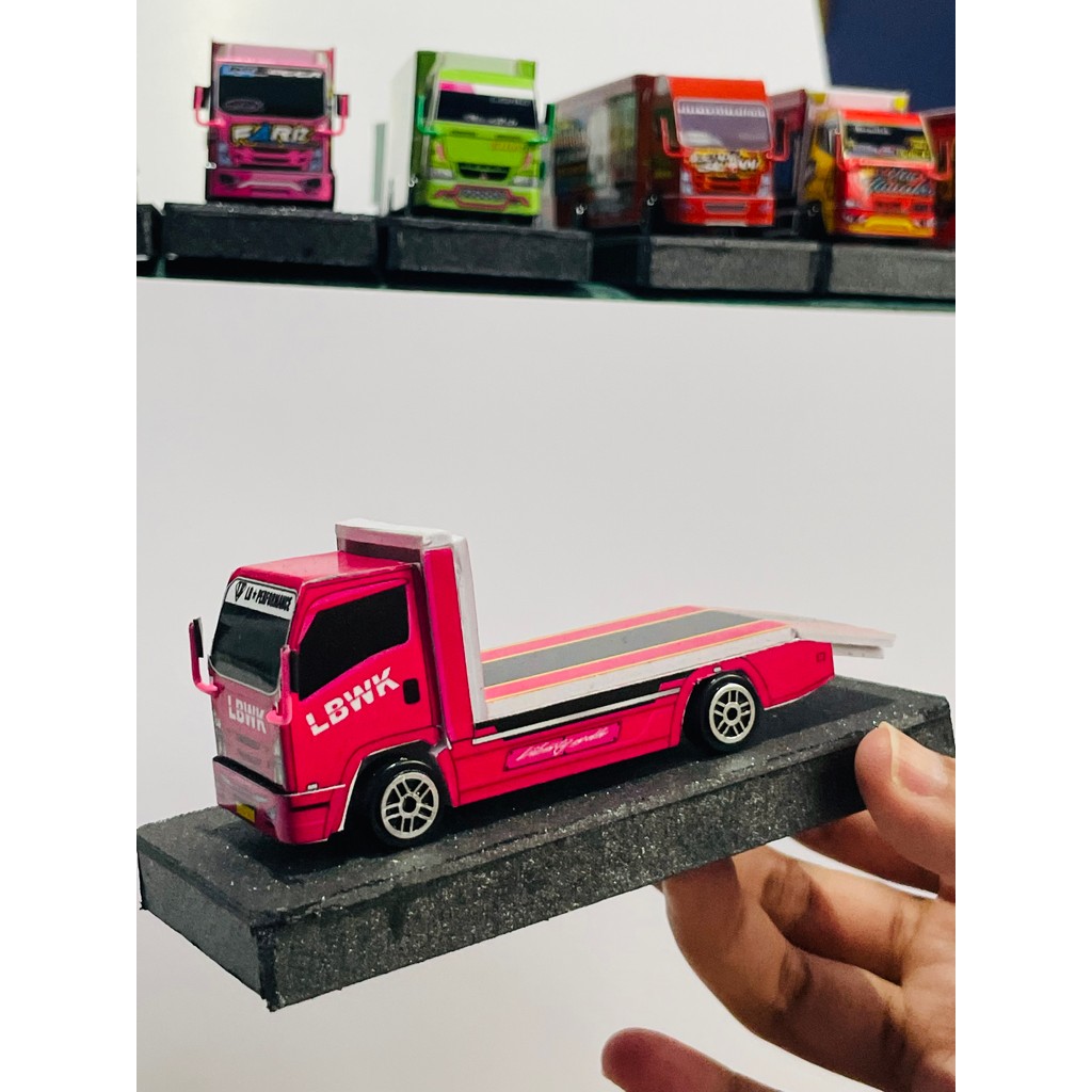 Miniatur Truk Towing Pink Kecil Skala Hotwheels (1:64)  By Tiwi Barabus