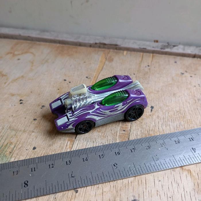 hot wheels splittin image tooned diecast GG99