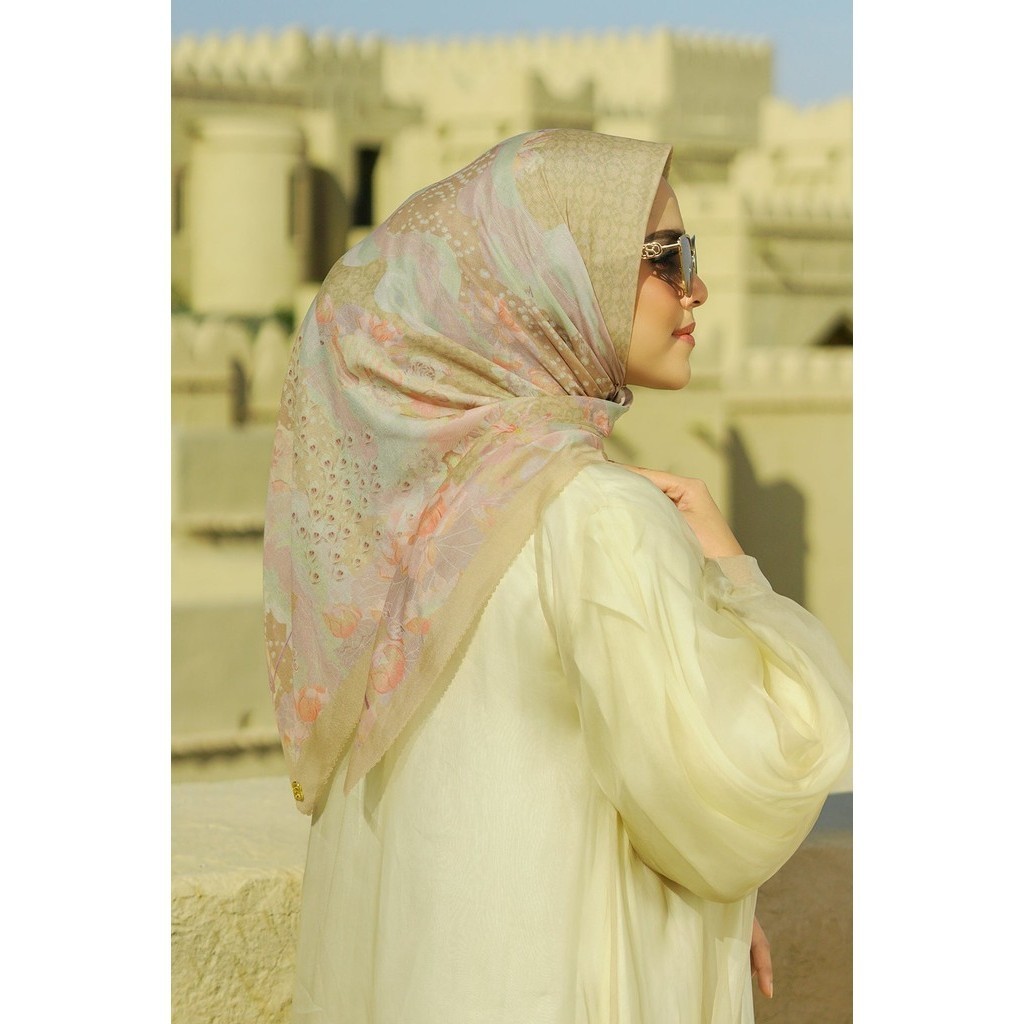 Buttonscarves Arabian Night Voile Square XL - Golden Lamp