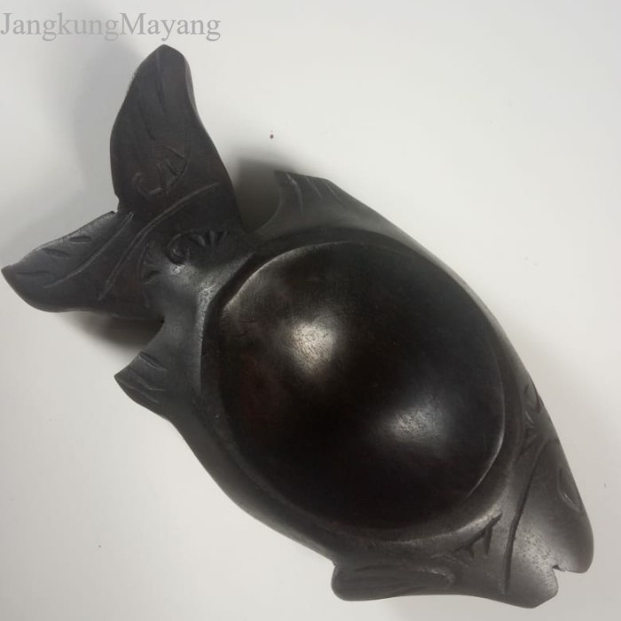 A [Dijual] asbak rokok ukir kayu ulin motif ikan khas kalimantan timur murah