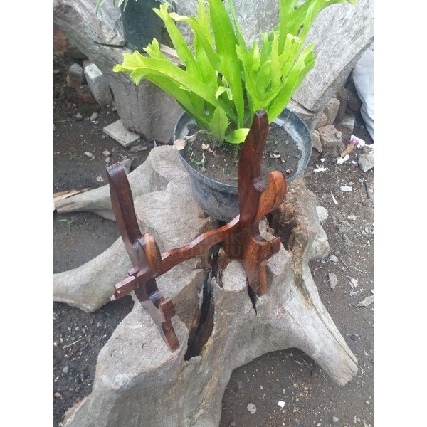dudukan kujang isi 2 kayu jatiBahan Kayu Jati  -Etnikleluhur