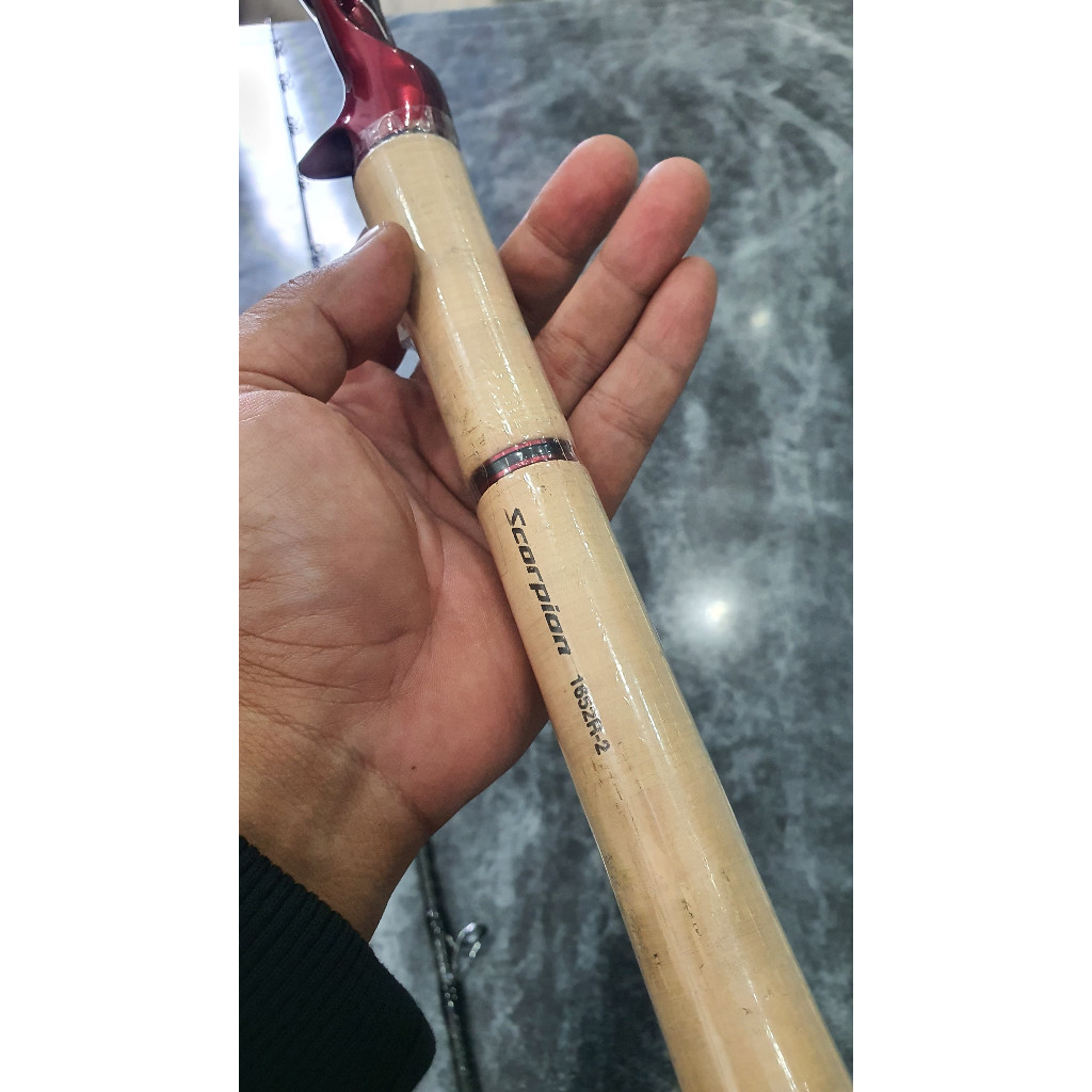 Joran Shimano Scorpion 1652R-2 One & Half Two-Piece - Baitcasting Rod