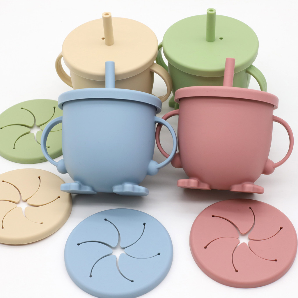 Silicone straw cup with handle, snack cup, multifunctional water cup