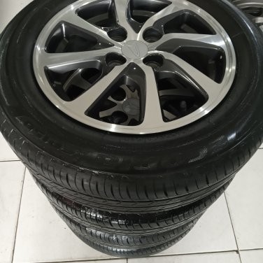 velg mobil second Daihatsu sigra Ring 14 ban Bridgestone 175 65 r14