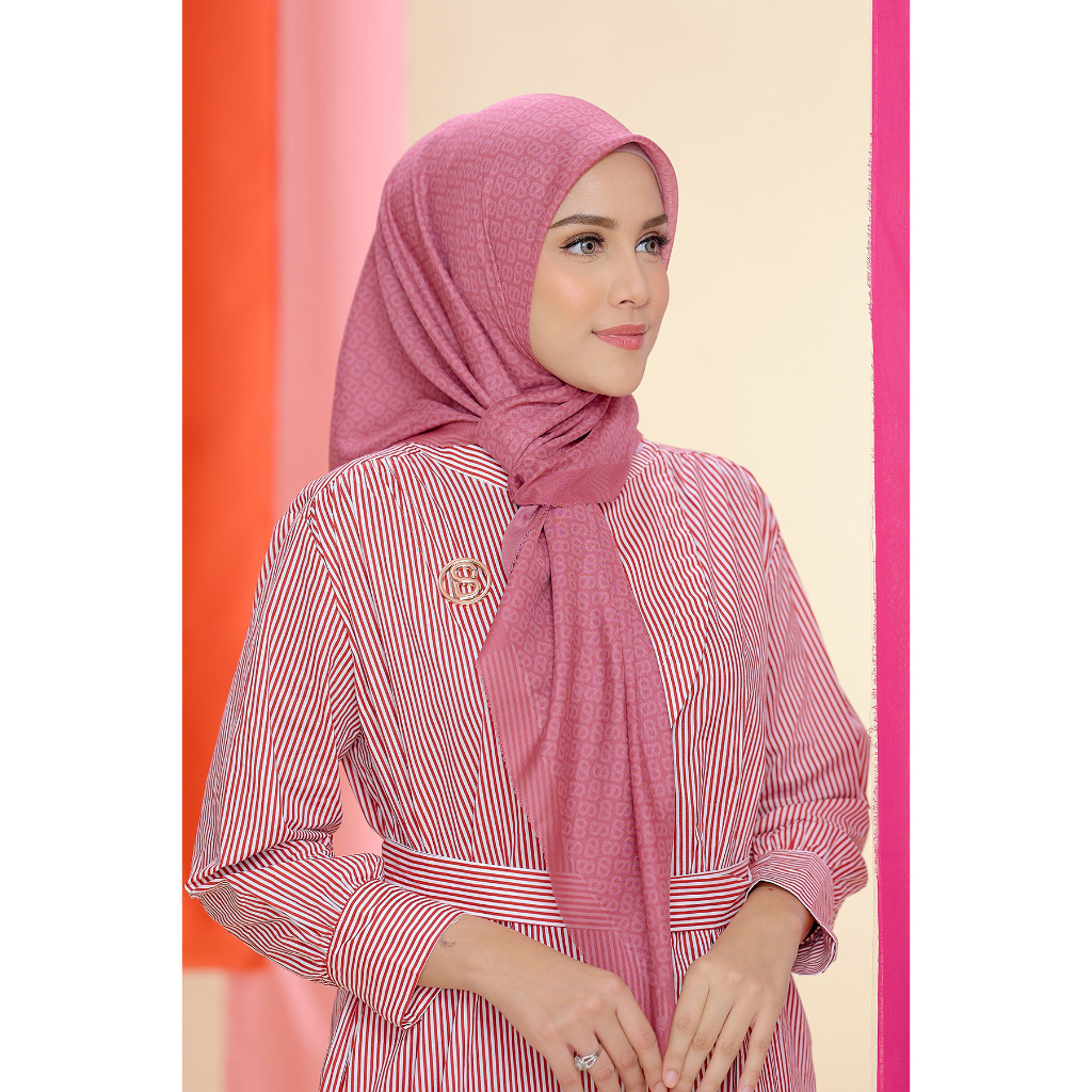 Buttonscarves The Tapis Square - Mineral Red