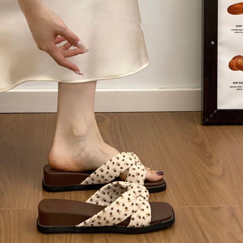 [COD] Sandal Wanita Modis dengan Tali dan Motif Bunga Sandal Selop Kasual untuk Pantai