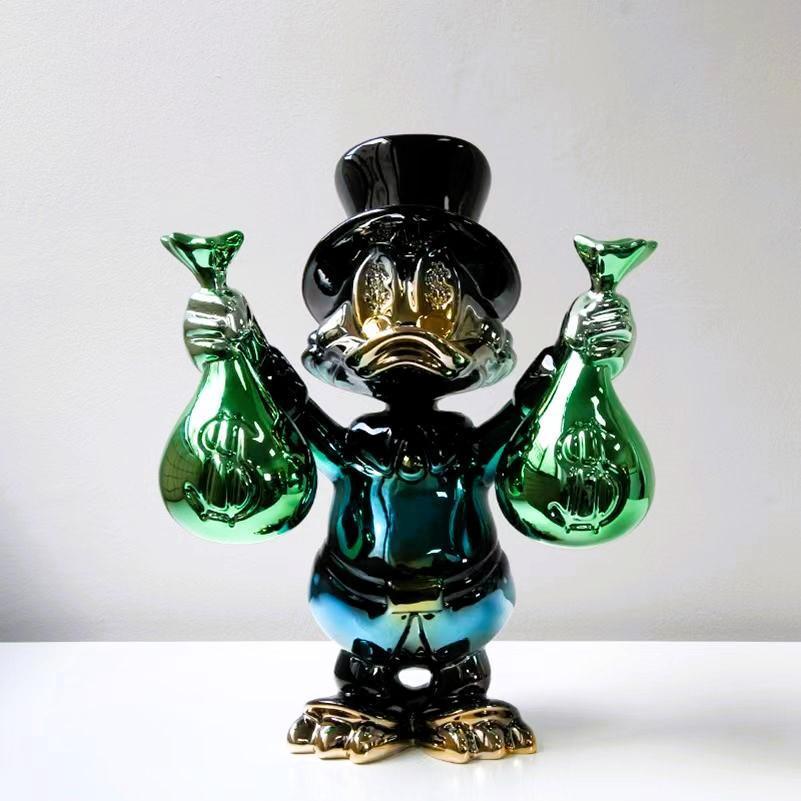 Dekorasi Patung Paman Gober Pajangan Rumah Aesthetic / Scrooge Mc Duck Chrome Ombre Figure M252