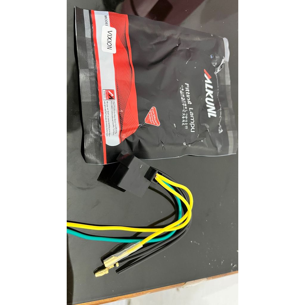 SOKET / FITTING LAMPU DEPAN SET VIXION MLKUNL