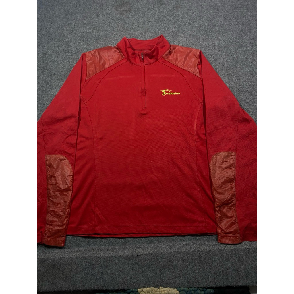 KAOS OUTDOOR HALF ZIPPER NAKNINE MERAH SIZE S