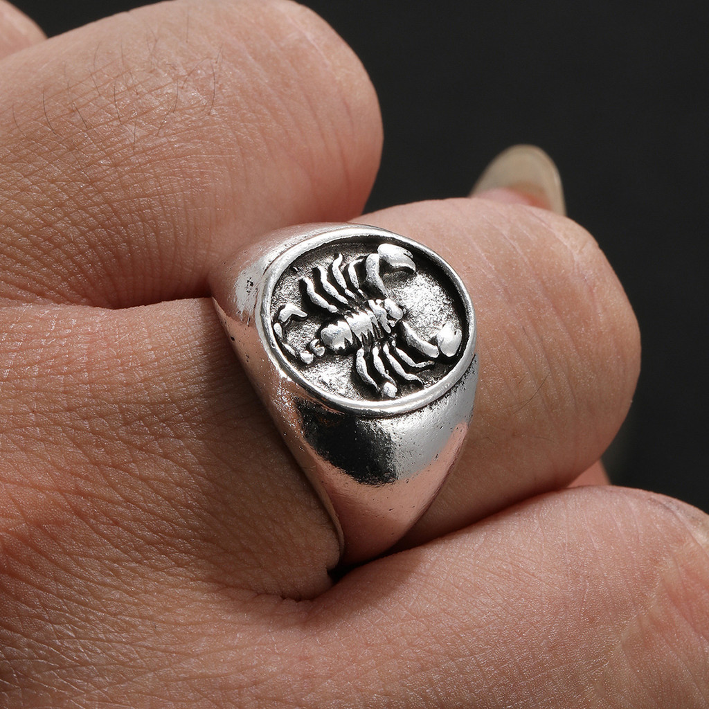 Cincin Pria Perak Kuno Gaya Punk Retro Paduan Kalajengking