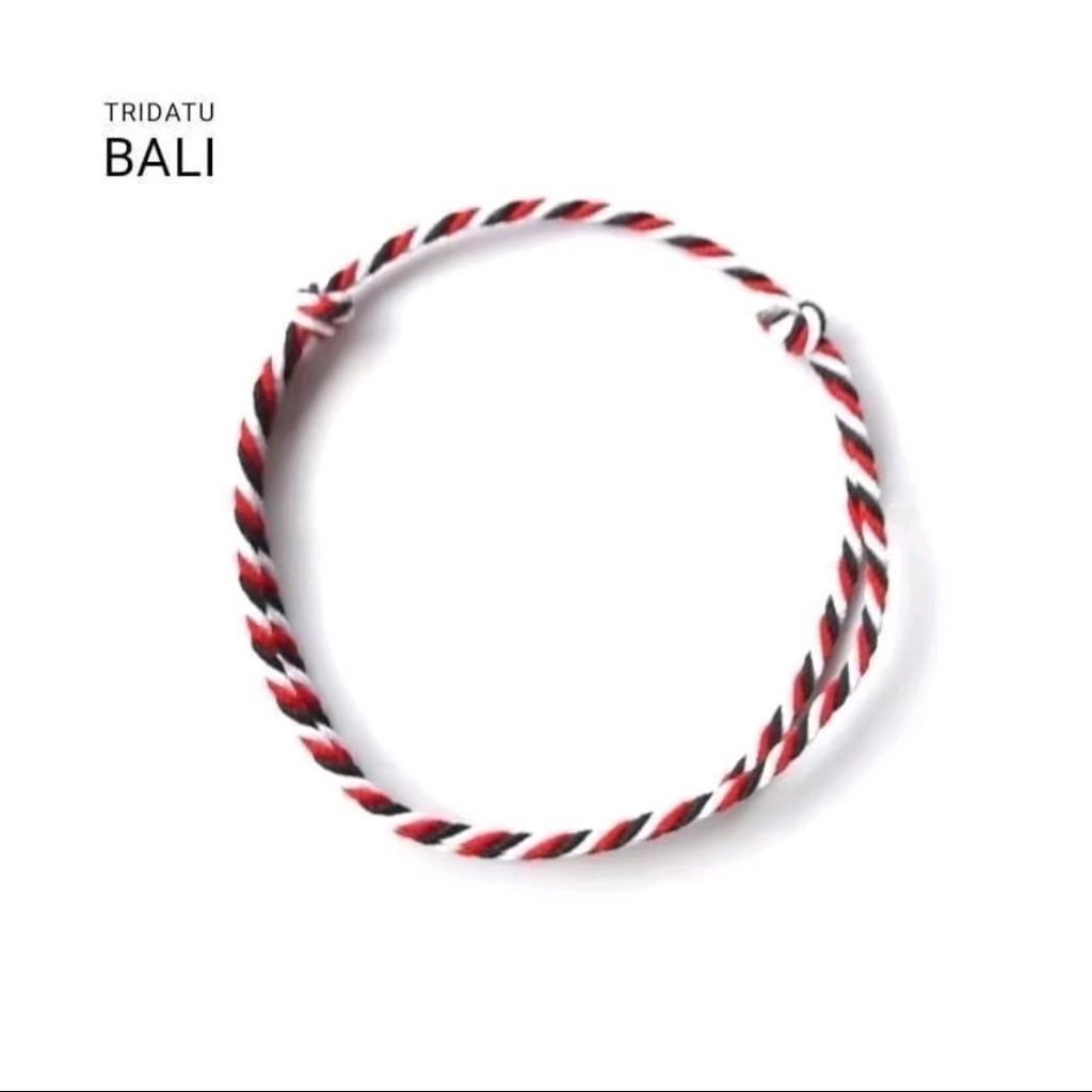 Gelang Tridatu Benang Merah Putih Hitam – Gelang Pelindung Khas Bali