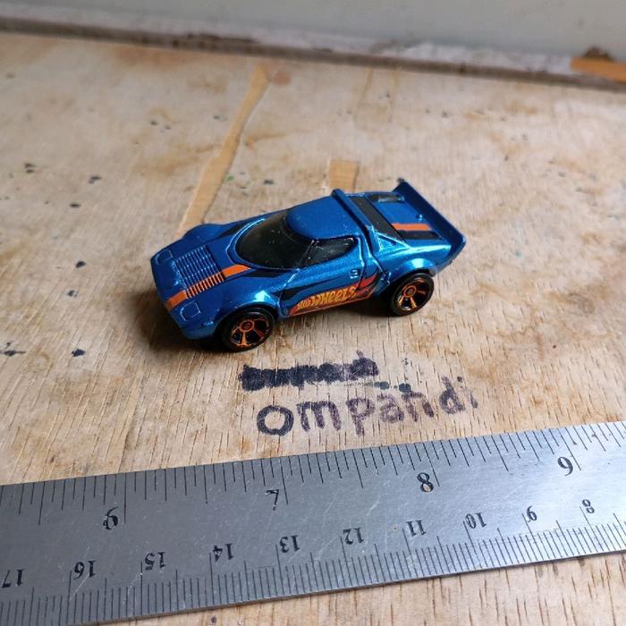diecast hot wheels lancia stratos 2014 GG99