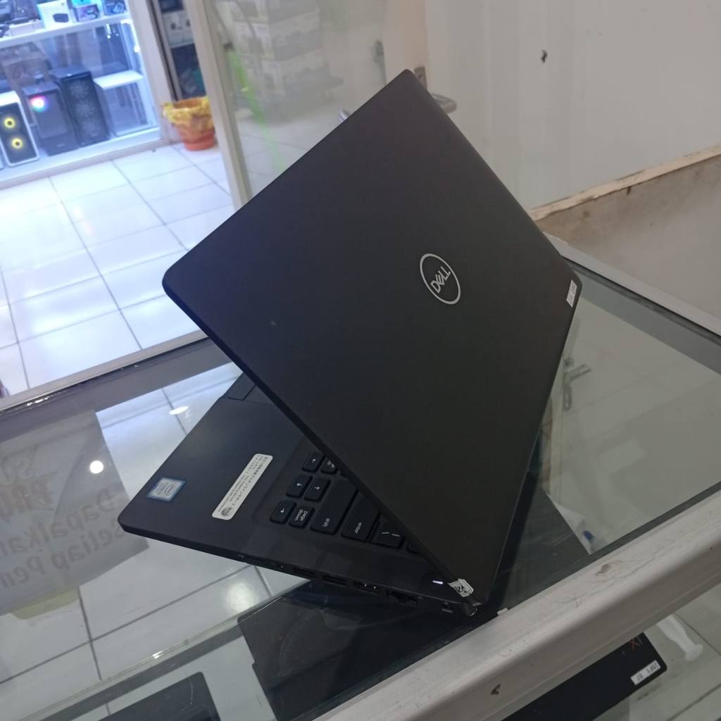 Laptop  Dell 5400 ram 8Gb ssd 256 CORE i5 Gen8