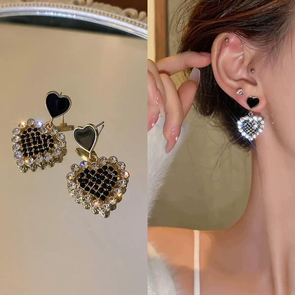 Anting Juntai Hati Hitam Jaring Kristal Mewah