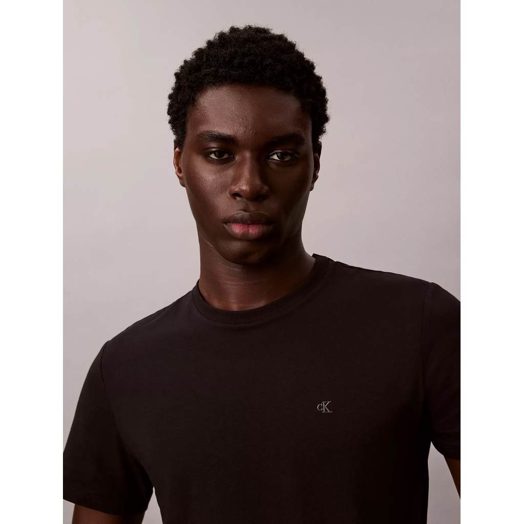 Calvin Klein - SS SUPIMA CHEST EMB CREWNECK TEE