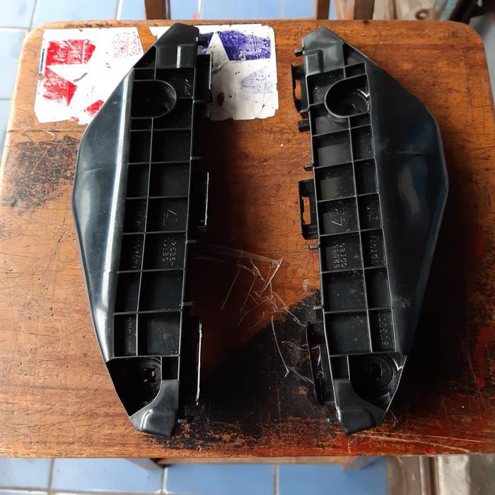 Bracket Bemper depan Toyota All New Yaris TRD original. bermutu