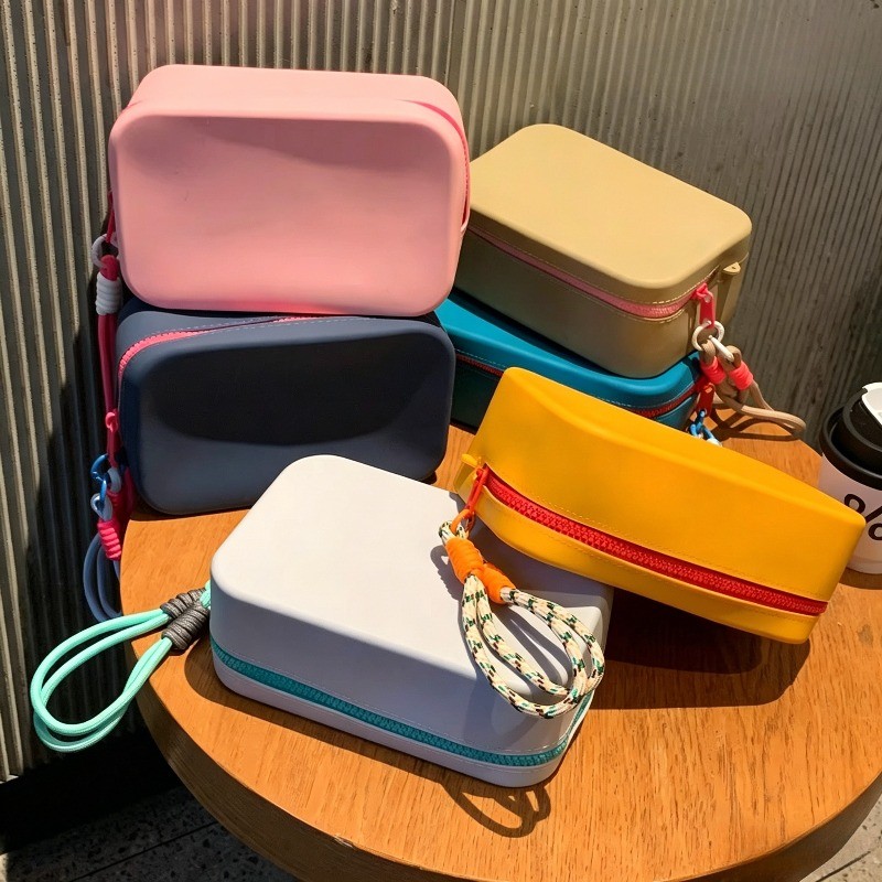 Silicone Cosmetic Bag Anti Air Tas Penyimpanan Charger Silikon Tas Kosmetik Travel