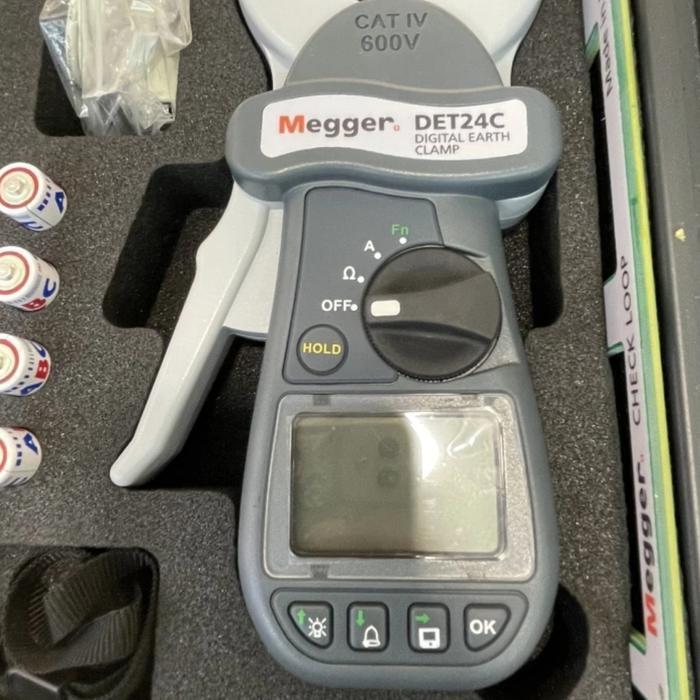 Megger DER24C Earth Resistance Clamp Tester ORIGINAL  MEGGER