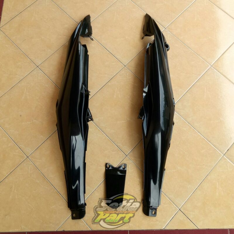 Cover bodi belakang jupiter z new burhan burhan hitam biru merah silver