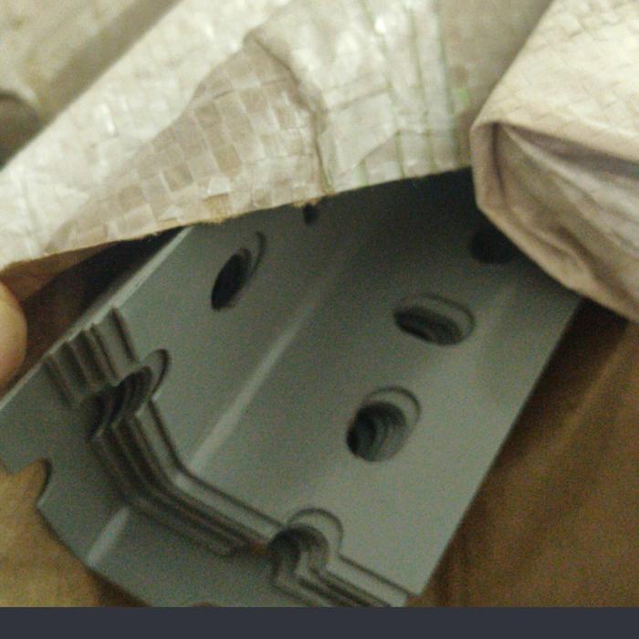 Harmoni store_ Besi Siku Lubang / Siku Lobang panjang 3 Meter tebal 1,15mm