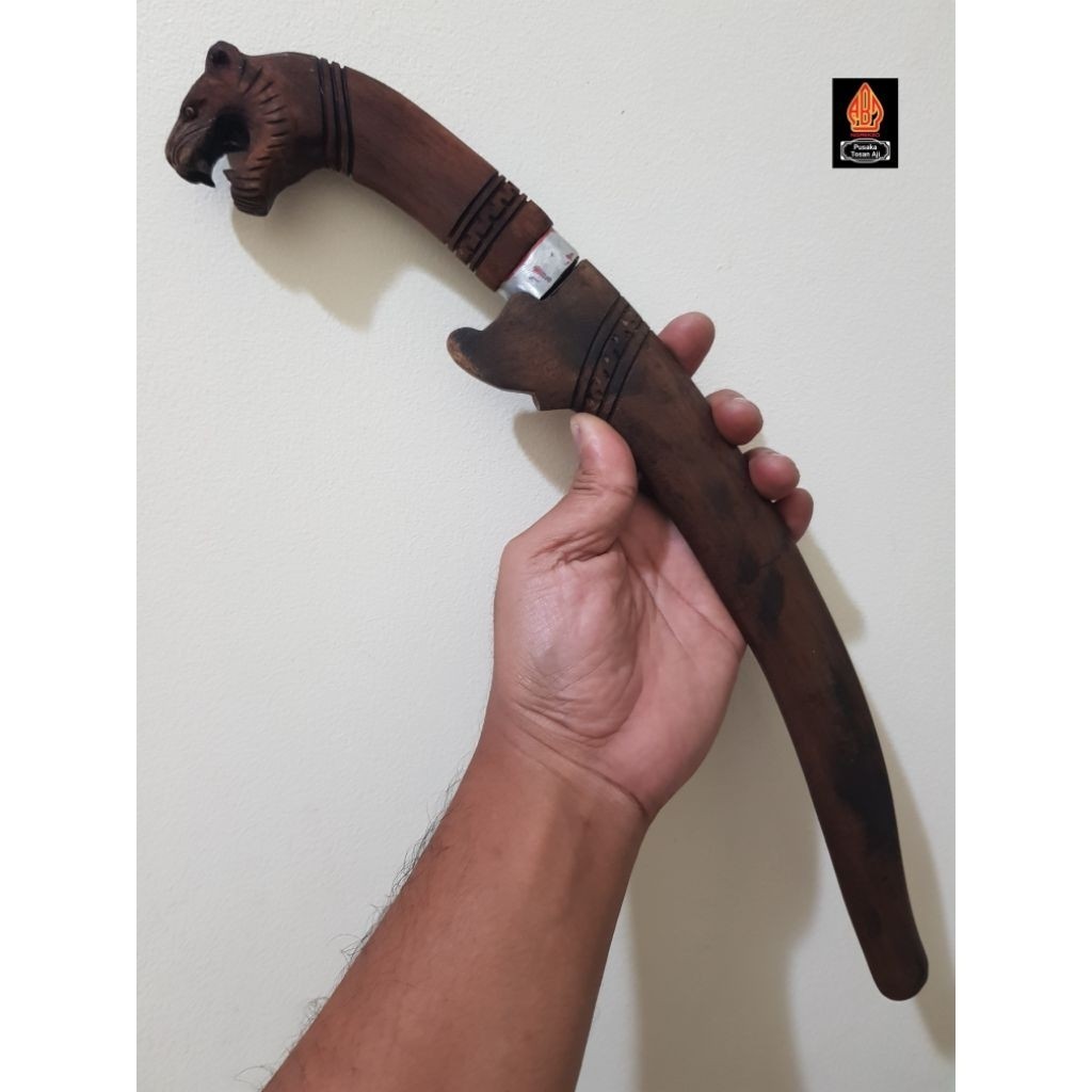 A Koleksi Pusoko Ageman Gaman Lar Bango