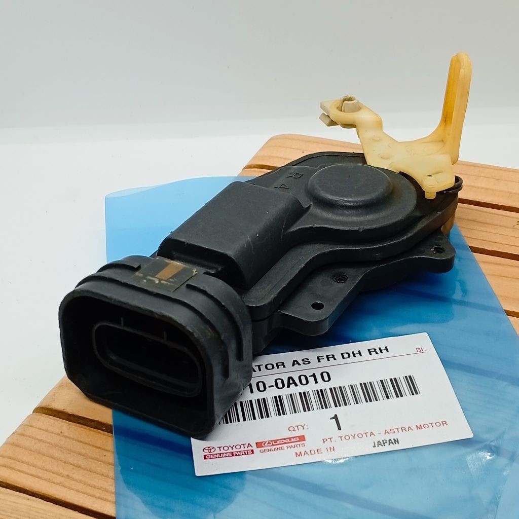 Motor Central Lock Actuator Assy 69110-0A010 Kanan (AISIN) Toyota Kijang EFI Original