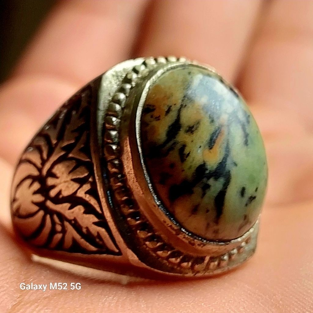 Cincin Badar Besi Loreng Oval Nempel Magnet Asli Natural Alam