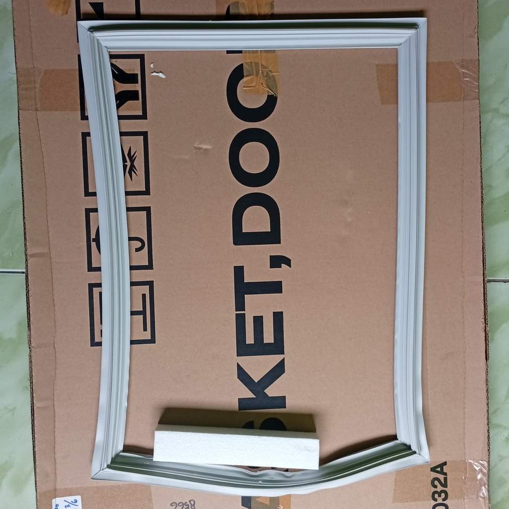 Karet Pintu Atas Kulkas 2 Pintu LG GN-B185SQBP GN-B195SQBN GN-B195SQMT GN-B200SQBB GN-B200SQB GN-B18