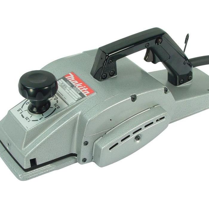 MESIN SERUT KAYU/ MESIN PLANER/ MESIN SUGU MAKITA 1805N