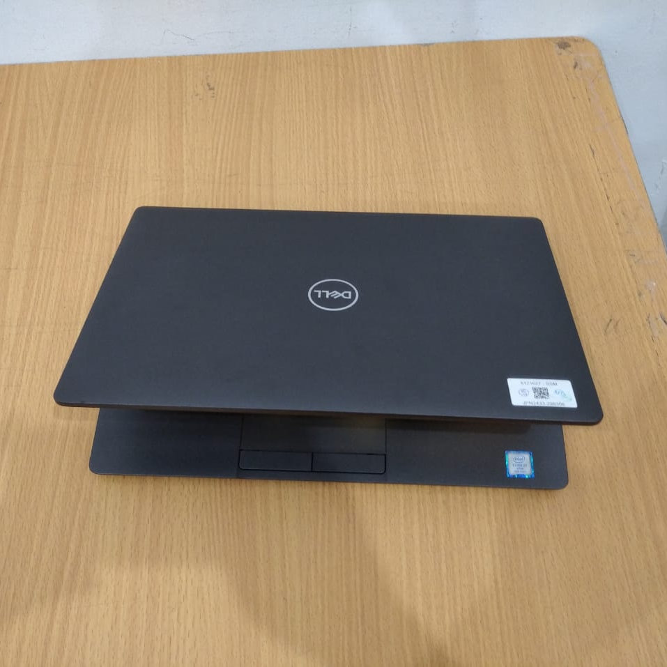 laptop  Dell 5400 ram 8Gb ssd 256 CORE i5 Gen8