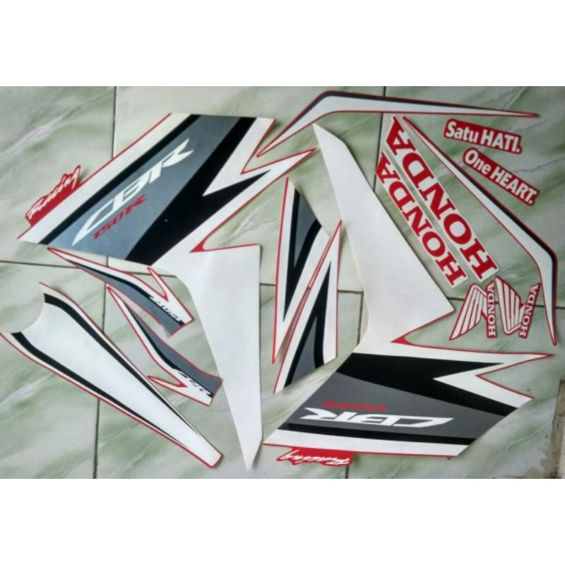 Stiker striping honda CBR 150R 2019
